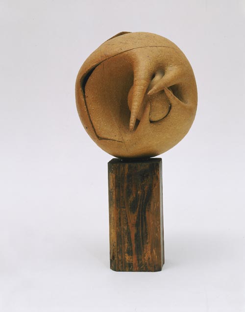 Yagi Kazuo. <em>A Cloud Remembered (Kumo no kioku)</em>, 1959. Stoneware, 8 7/8 x 8 x 9 ≤ in (22.6 x 21.5 x 24.8 cm) on wood base 7 1/8 x 3 in x 3 in (18 x 8.9 x 8.9 cm). John G Powers Fund (613.1965). The Museum of Modern Art, New York. Digital image © The Museum of Modern Art/Licensed by SCALA/Art Resource, NY.