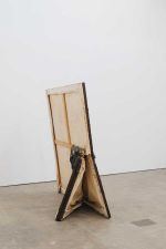 Angela de la Cruz, Limp (Brown), 2000. Installation view, UPRIGHT, Ikon Gallery, Birmingham, 2026. Image courtesy Ikon. Photo: Tom Bird.