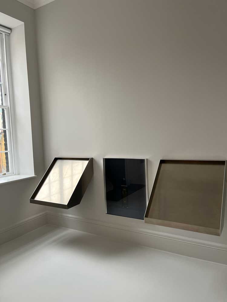 Thea Djordjadze, framing yours making mine, installation view, Sprüth Magers, London, 23 February – 28 March 2024. Photo: Veronica Simpson.