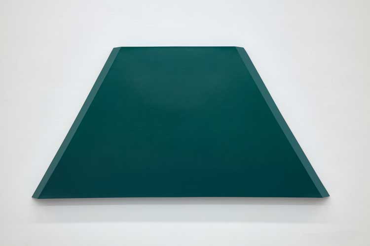 Ronald Davis. Sea-Green Trapezoid, 1966. Acrylic on shaped canvas, 34 x 67.75 x 3.25 in. Artwork Copyright © Ronald Davis. Courtesy David Richard Gallery. Photo: Yao Zu Lu.