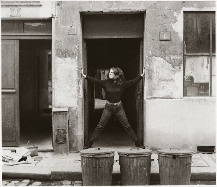 Jacqueline de Jong in front of Cité Prost, 1968.