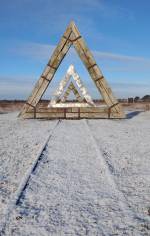 Kevin O’Dwyer. 60 Degrees, 2002. Railway sleepers, stainless steel, steel, rail, height 5 m (16 ft 5 in). Photo: Kevin O'Dwyer.