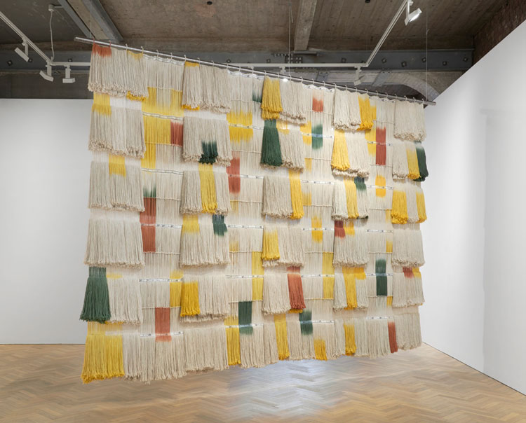 Alexandre da Cunha. Kentucky (Napoli), 2020. Cleaning mops, dye, fittings, 305 x 430 x 16 cm (120 1/8 x 169 1/4 x 6 1/4 in). © Alexandre da Cunha. Courtesy the artist and Thomas Dane Gallery. Photo: Ben Westoby.