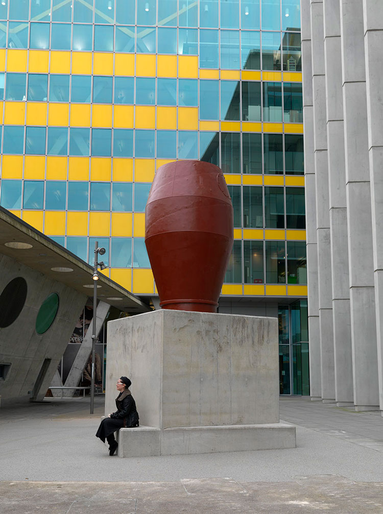 Alexandre da Cunha. Mix, 2012. Concrete mixer, concrete. Installation view Monsoon Building, London. © Alexandre da Cunha. Courtesy the artist, Monsoon Art Collection, and Thomas Dane Gallery.