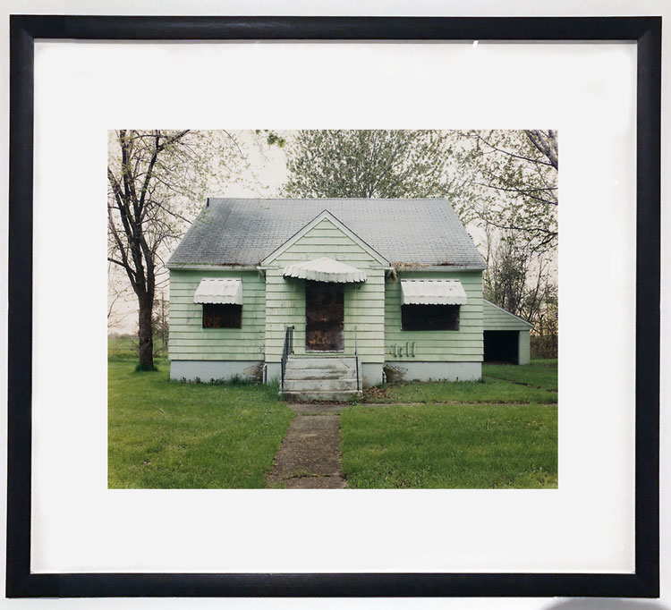 Joel Sternfeld. 518 101st Street, Love Canal Neighborhood, Niagara Falls, New York, May 1994. Photograph. Installation view photo: Christiana Spens.