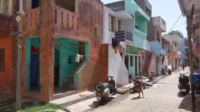 Balkrishna Doshi, Aranya Low Cost Housing, Indore, 1989. © Vastushilpa Foundation, Ahmedabad.