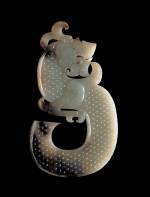S-shaped dragon jade pendant, Western Han (206 BCE – 8 CE), H 17.1 cm (6 3/4 in), W. 10.8 cm (4 1/4 in), T. 0.6 cm (1/4 in), Excavated in 1994–95 from the King of Chu’s tomb at Shizishan. Collection of the Xuzhou Museum. S形龙玉佩，西汉，高17.1、宽10.8、厚0.6厘米，1994–1995年狮子山楚王墓出土，徐州博物馆藏
