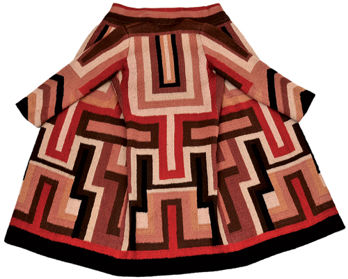 Sonia Delaunay. Manteau pour Gloria Swanson, c1924. Broderie de laine. Collection particulière. © Pracusa 2013057.