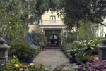 Re-creation of 19th-century New England flower garden. 
        Emily Dickinson's Garden: The Poetry of Flowers. 
      Photo by Ivo M. Vermeulen.