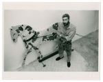 Juan Francisco Elso with his artwork Caballo contra colibrí (Horse Against Hummingbird), c1987-88. Fondo Magali Lara / Elso Padilla, Centro de Documentación Arkheia MUAC (UNAM-DiGAV). Photo: Cristina Lobeira.