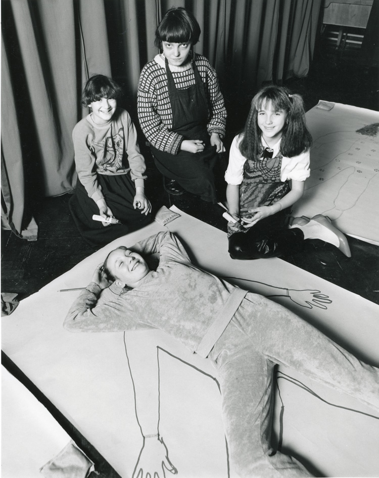 Jo Stockham, Artists in Schools, residency at John Scurr Junior, 1987, Whitechapel Gallery. Whitechapel Gallery Archive.