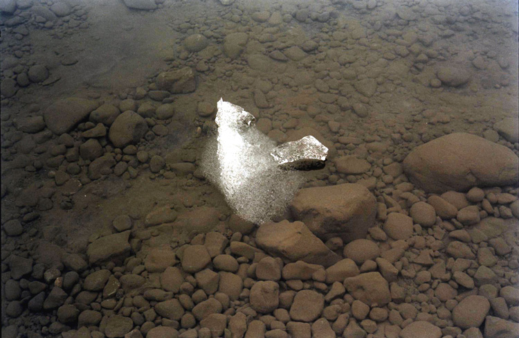 Olafur Eliasson, The ice melting series, 2002. Detail from 20 c-prints, 23.5 x 34 cm, overall dimensions: 108.2 x 195 cm. Thyssen-Bornemisza Art Contemporary Collection. © 2002 Olafur Eliasson.