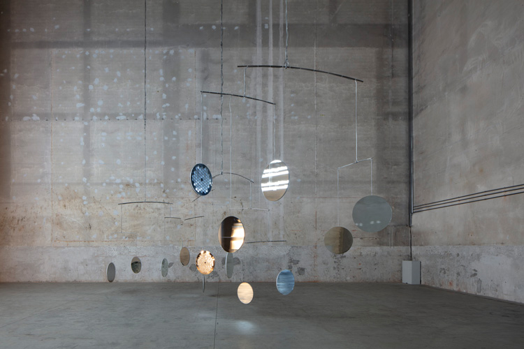 Cerith Wyn Evans. C=O=N=S=T=E=L=L=A=T=I=O=N (I call your image to mind), 2010. Installation view at Pirelli HangarBicocca, Milan, 2019. Courtesy of the artist; Maja Hoffmann/Luma Foundation and Pirelli HangarBicocca. Photo: Agostina Osio.