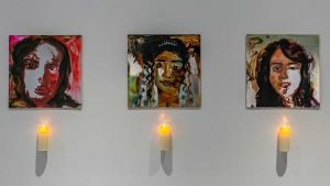 Reflecting on violence, particularly against women and minorities, Farhoudnia’s paintings force us to see that the stories depicted in her works concern all of us and that we should not take freedom of choice for granted