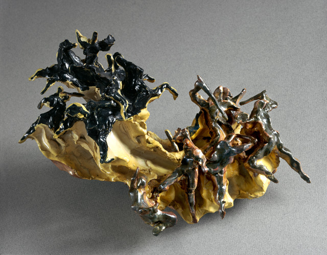 Lucio Fontana, Battle, 1947. Glazed ceramic. 18 x 30 x 12 cm. Private collection. © Fondazione Lucio Fontana, Bilbao, 2019.