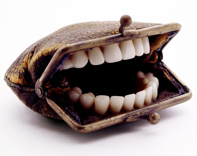 Nancy Fouts. Purse With Teeth, 2010. Purse with prosthetic teeth, 7 x 6 cm. © Nancy Fouts, Courtesy of Flowers Gallery.