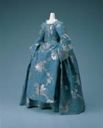 Mantua 
England, ca. 1740–50s. 
Silk taffeta brocaded with plant pattern. 
Photo: Takashi Hatakeyama.