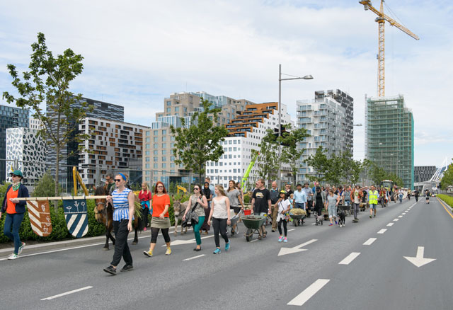 Flatbread Society Soil Procession, 2015. Photograph: Svein Kjøde.