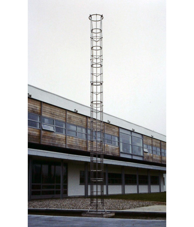 John Gibbons, Being, 1997. Stainless steel, 623 x 71 x 71 cm. Evironmental Protection Agency, Johnstone Castle, Wexford, Ireland.
