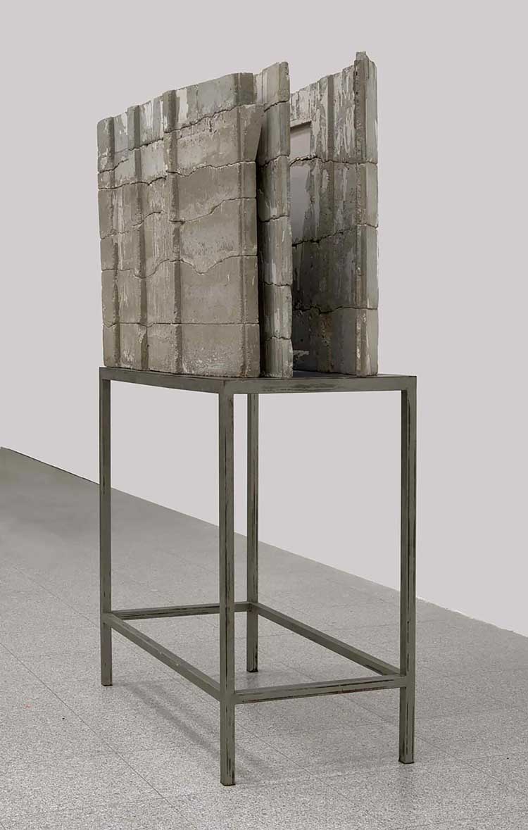 Isa Genzken, Atelier, 1990. Concrete and steel, 265 x 76 x 163 cm. Donation of the Hoffmann Collection, Dresden State Art Collections. Installation view © Art and Exhibition Hall of the Federal Republic of Germany GmbH. Courtesy of the Buchholz Gallery / VG Bild-Kunst, Bonn 2023.
