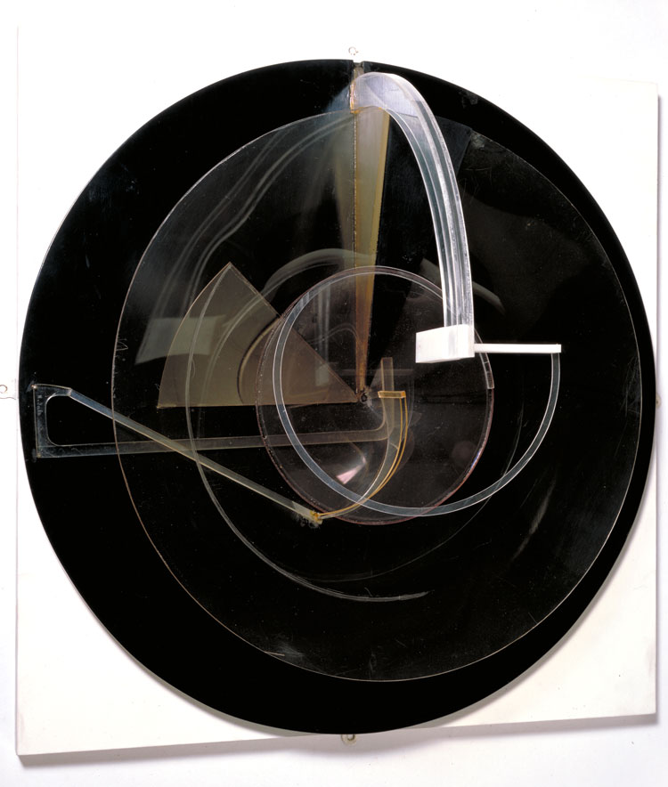 Naum Gabo. Circular Relief, 1925. Plastic on wood, 49.8 x 49.8 x 22.9 cm. The Work of Naum Gabo © Nina & Graham Williams / Tate, 2019.