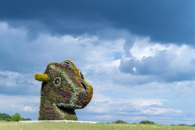 Jeff Koons’ Split-Rocker, 2000, is the first outdoor sculpture visitors see at Glenstone Museum. Photo: Iwan Baan. Courtesy: Glenstone Museum.