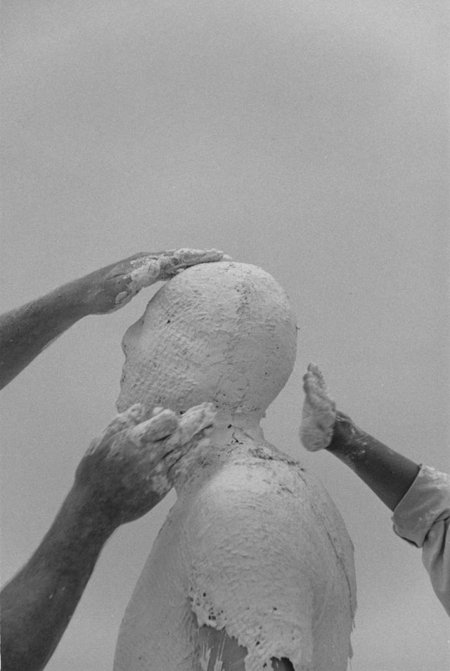 ﻿Antony Gormley. Work in progress for Critical Mass II, 1995. Photograph: Elfi Tripamer. © the artist.