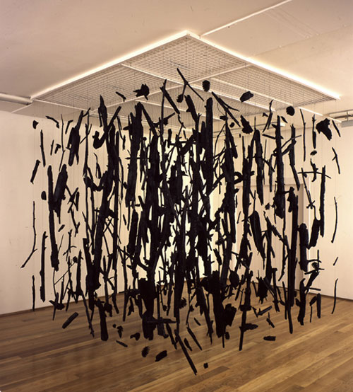 Cornelia Parker. Heart of Darkness, 2004. Charcoal from a Florida Wildfire (prescribed forest burn that got out of control), 323 x 396 x 323 cm. Courtesy of the artist and Frith Street Gallery, London.