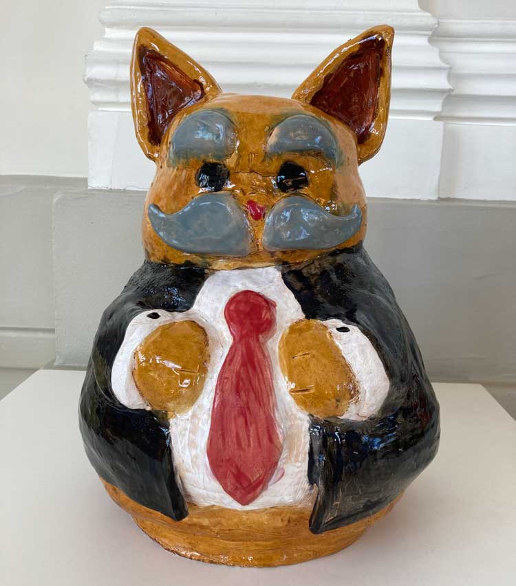 Alex Devlin, Boss Cat. Ceramic. Photo courtesy H'arts in Mind.