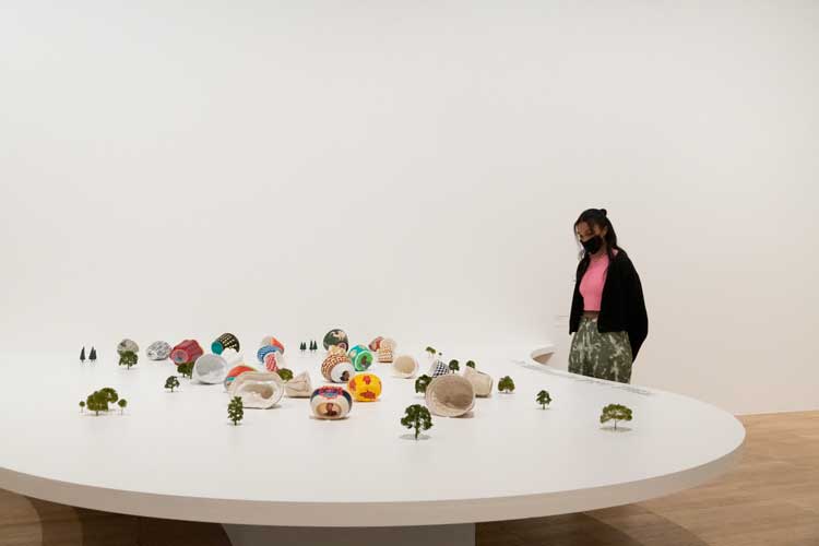 Lubaina Himid, installation view, Tate Modern, London, 25 November 2021 – 5 July 2022. Photo © Tate (Sonal Bakrania).