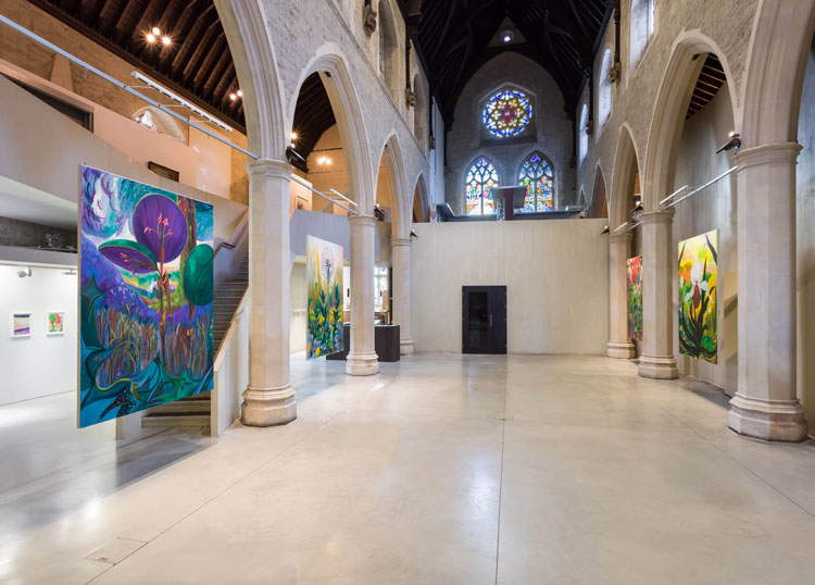 Shara Hughes, installation view, Garden Museum, London, 17 May - 5 June 2021. Photo: Mark Blower. Courtesy of the artist and Pilar Corrias, London.