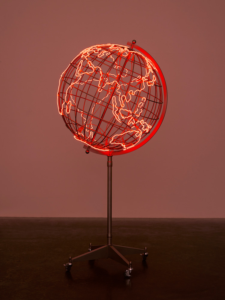 Mona Hatoum, Hot Spot (stand), 2018. Stainless steel, neon tube and rubber, 172 x 83 x 80 cm. © Mona Hatoum. Photo © White Cube (Ollie Hammick).