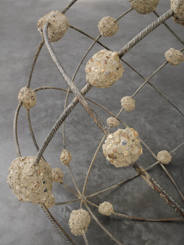 Mona Hatoum, Orbital I (detail), 2018. Rebar and concrete, diameter: 140 cm © Mona Hatoum. Photo © White Cube (Ollie Hammick).