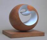 Barbara Hepworth. Pelagos, 1946. Sculpture; Elm and strings on oak, 430 x 460 x 385 mm. Tate. © Bowness.