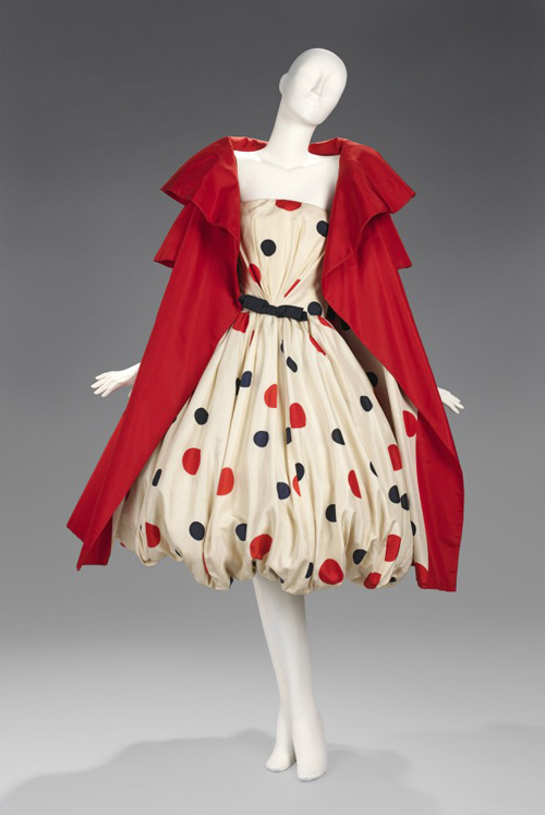 Arnold Scaasi (American, born Canada, 1931). <em>Evening Ensemble</em>, ca. 1958. American. Silk.  The Brooklyn Museum Costume Collection at the Metropolitan Museum of Art.