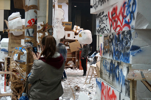 Thomas Hirschhorn. Flamme éternelle, 2014 (Workshop). Palais de Tokyo, Paris, 2014. Courtesy the artist and Palais de Tokyo. Photograph: Anna Kowalski.