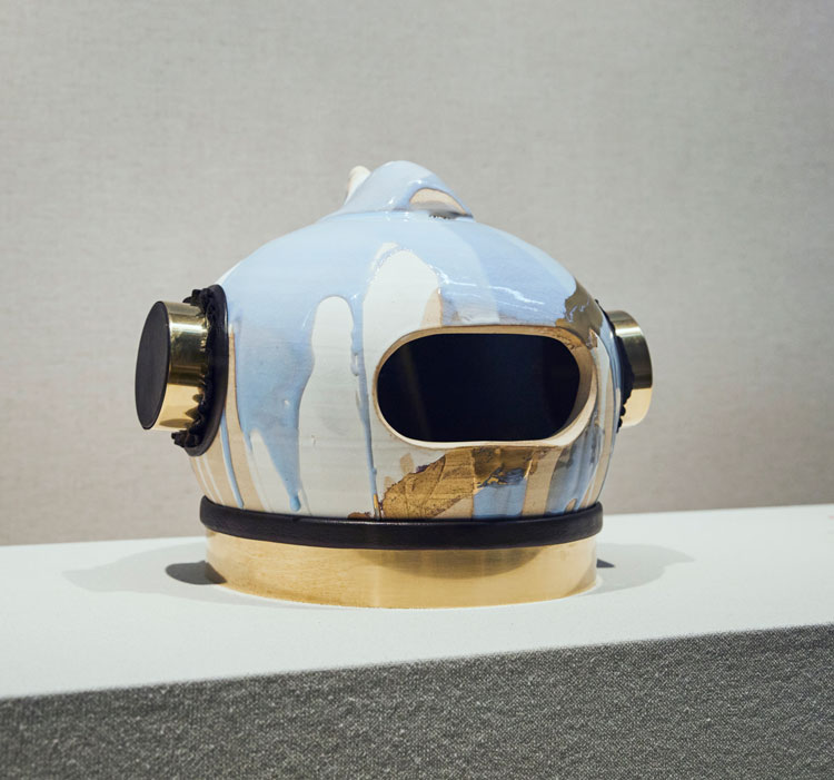Helmet made by Asahiyaki resembling the earth. Photo: Kenichi Muramatsu.