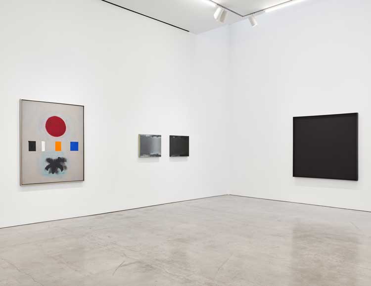 Left to right: Adolph Gottlieb. Scale, 1964, oil on canvas, 61 5/8 × 49 1/2 in (156.5 × 125.7 cm); Nancy Haynes. Sixth arrondissement, 2015, oil on linen, 21 5/8 × 26 in (54.9 × 66 cm), This painting, 2015, oil on linen, 21 5/8 × 26 in (54.9 × 66 cm); Ad Reinhardt, Abstract Painting, 1963, oil on canvas, 60 × 60 in (152.4 × 152.4 cm). Installation view, Marlborough Gallery, New York. Photo: Olympia Shannon.
