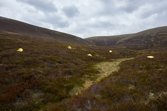 Simone Kenyon, Into The Mountain, performance, 30 May - 2 June 2019, Cairngorms National Park. Photo: Felicity Crawshaw / Scottish Sculpture Workshop.