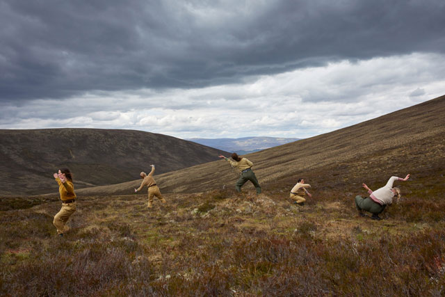 Simone Kenyon, Into The Mountain, performance, 30 May - 2 June 2019, Cairngorms National Park. Photo: Felicity Crawshaw / Scottish Sculpture Workshop.