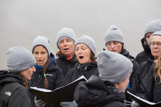 Simone Kenyon, Into The Mountain, performance, 30 May - 2 June 2019, Cairngorms National Park. Photo: Felicity Crawshaw / Scottish Sculpture Workshop.