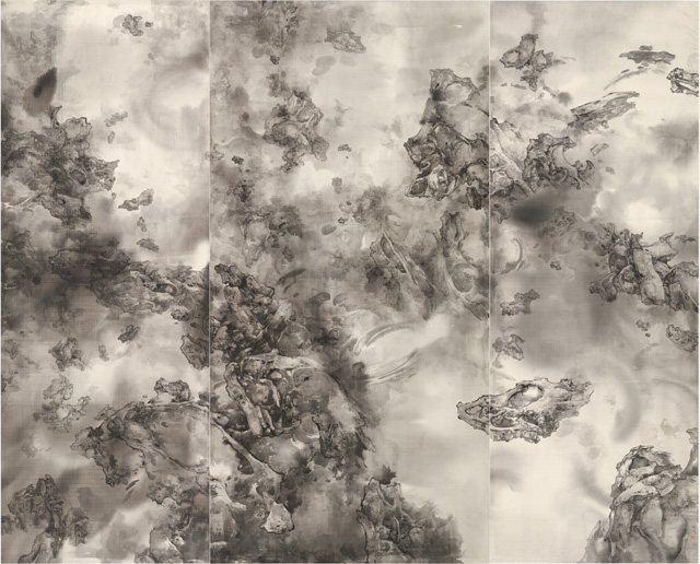 Tai Xiangzhou. Celestial - Placeless Timeless, 2017. Ink on silk, 240 x 300 cm. Photograph: Miguel Benavides.