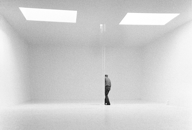 Robert Irwin in his studio, 1970. © 1970 Steve Kahn/Artwork. © 2016 Robert Irwin/Artists Rights Society (ARS), New York.