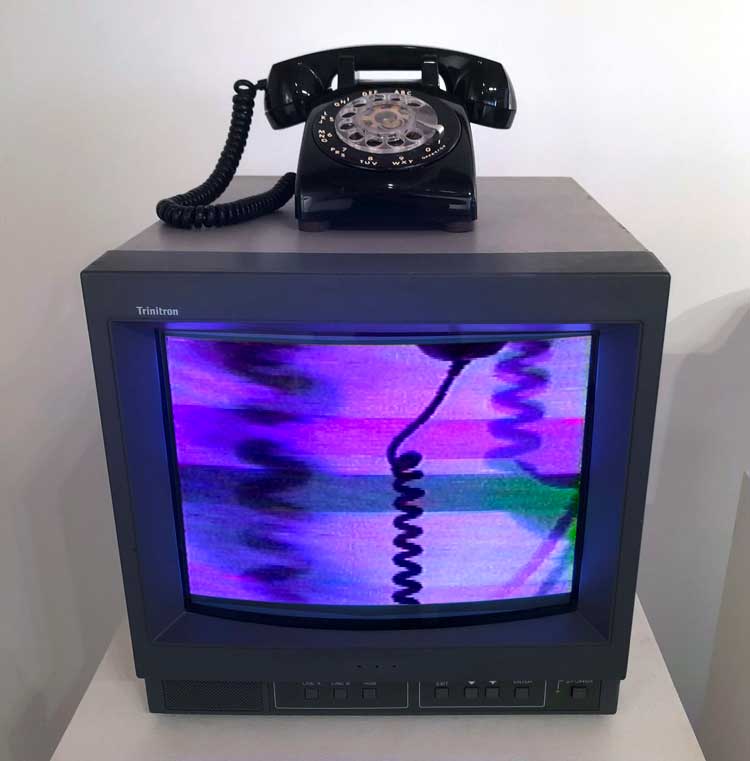 Eduardo Kac, Conversation, 1987, slow-scan television (video transmission through analogue phone lines), exhibition installation view. 34.5 (W) x 42 (D) x 47 (H) cm [13.5 x 16.5 x 18.5 in]. Edition of three. Image credit: Arturo Sanchez.