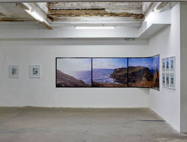 Liminal Stretch VI, 2019. Digital c-type print from single strip of medium format transparency film, 607 x 127 cm. © the artist. Installation view, This Is What It Is to Be Happy, Paulilles Gallery, London 2019. Photo: Gabriel Kenny-Ryder.
