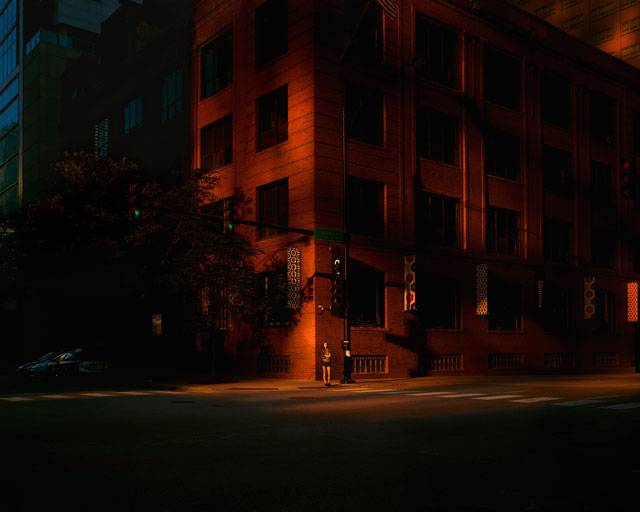 Oli Kellett. Cross Road Blues (Grand Ave Chicago), 2017. Archival pigment print, 152.4 x 190.5 cm (60 x 75 in). © Oli Kellett / Courtesy HackelBury Fine Art.