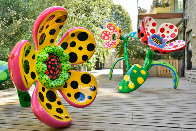 Yayoi Kusama, installation view, FLOWERS THAT SPEAK ALL ABOUT MY HEART GIVEN TO THE SKY, 2018, Victoria Miro, Wharf Road, London 3 October - 21 December 2018. © Yayoi Kusama. Courtesy Ota Fine Arts, Tokyo / Singapore / Shanghai and Victoria Miro, London / Venice.