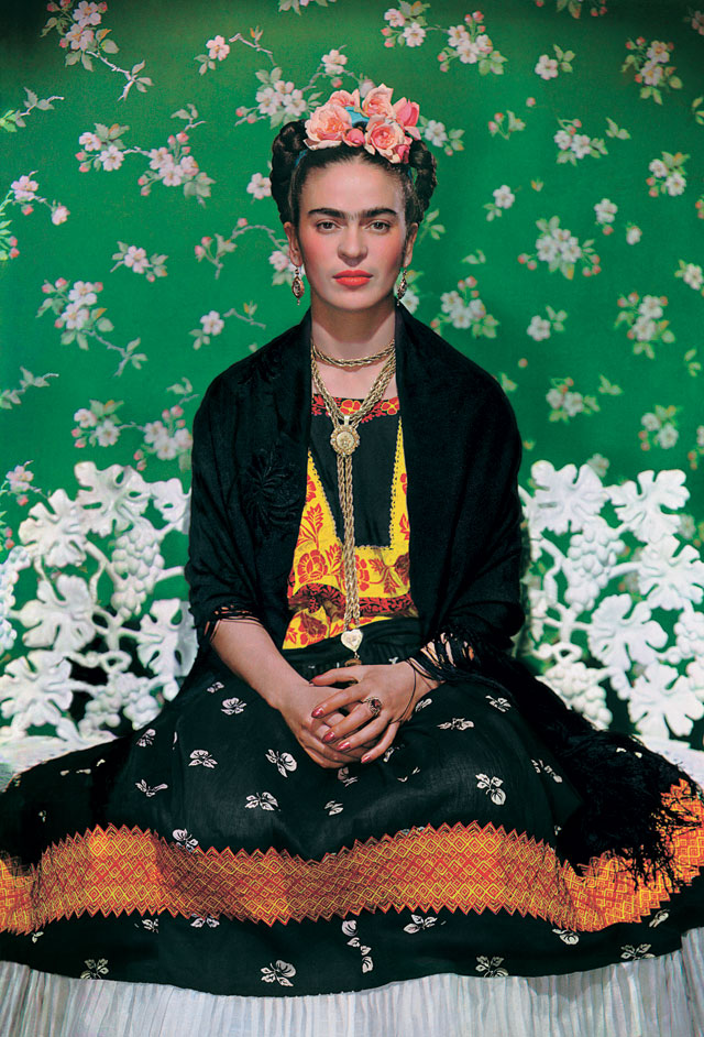Frida on the bench, 1939, photograph by Nickolas Muray. © Nickolas Muray Photo Archives.