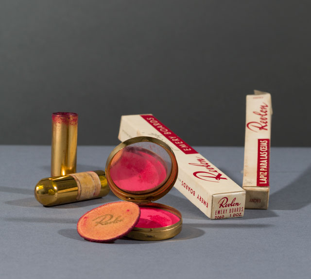 Revlon compact and powderpuff with blusher in Clear Red and Revlon lipstick in Everything’s Rosy; emery boards and eyebrow pencil in Ebony. Before 1954. Photo: Javier Hinojosa. © Diego Riviera and Frida Kahlo Archives, Banco de México, Fiduciary of the Trust of the Diego Riviera and Frida Kahlo Museums.