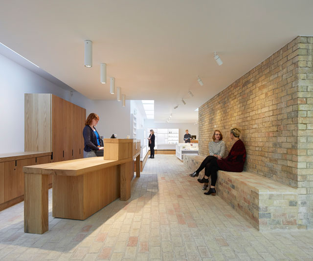 Kettle's Yard, Cambridge. New foyer. Fobert Architects © Hufton+Crow.